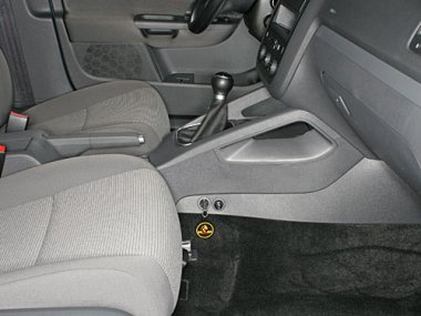Механическое противоугонное устройство на Коробку передач Volkswagen Jetta (2006-2009) мех. КП