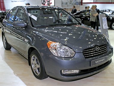   Hyundai Verna (2006- ) .  