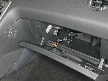 Механическое противоугонное устройство на Капот  Peugeot 308 мех. 5 ст. КП 
