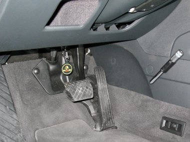 Механическое противоугонное устройство на Рулевой вал  Audi A-3 (2008-2012) авт. S-tronic КП 