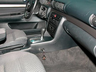 Механическое противоугонное устройство на Коробку передач  Audi A-4 (1995-2000) авт. Tiptronic КП 