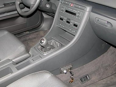Механическое противоугонное устройство на Коробку передач  Audi A-4 (2000-2004) мех. 5 ст. КП 