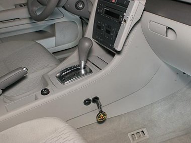 Механическое противоугонное устройство на Коробку передач  Audi A-4 (2004-2005) авт. Tiptronic, Multitronic КП 