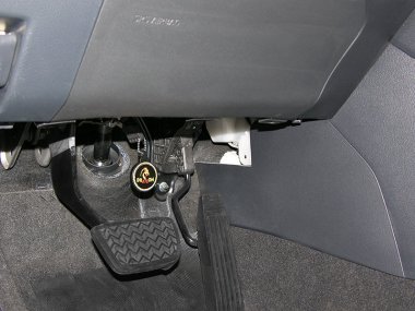 Штыревое механическое противоугонное устройство на Рулевой вал  Toyota Rav-4 V (2019-) 2.0 CVT КП / 2.5 авт.Tiptronic 8 ст. КП ® 