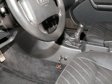 Механическое противоугонное устройство на Коробку передач  Audi A-6 (1994-1997) мех. 5 ст. КП 