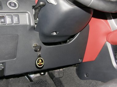 Бесштыревое механическое противоугонное устройство на Рулевой вал  Mitsubishi Montero Sport (2016-) 2.4 авт.Tiptronic КП 