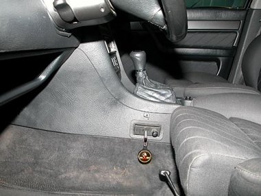 Механическое противоугонное устройство на Коробку передач  Audi A-6 (1994-1997) мех. 6 ст. КП 