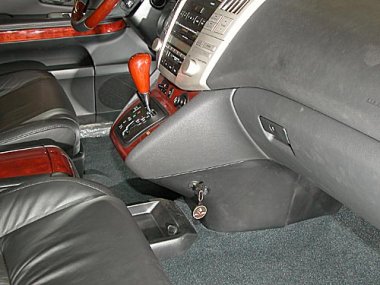 Механическое противоугонное устройство на Коробку передач  Lexus RX 330 (2003- ) авт. КП 