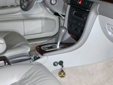 Механическое противоугонное устройство на Коробку передач  Audi A-6 (2001-2004) авт. Tiptronic КП 