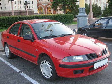   Mitsubishi Carisma (1999- ) GDI .  