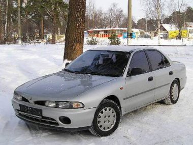   Mitsubishi Galant (1993-1996) .  