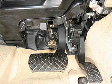 Механическое противоугонное устройство на Рулевое управление  Audi A-8 (2002-2009) авт. Tiptronic, Multitronic КП 