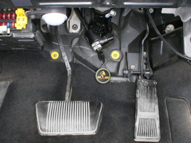 Механическое противоугонное устройство на Рулевой вал  Jeep Grand Cherokee (2002-2004) 4.0 aвт. КП 