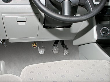 Механическое противоугонное устройство на Капот Volkswagen Pointer мех. КП (5-ти дверный)