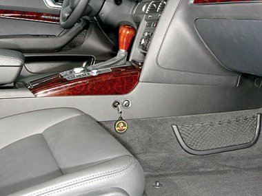 Механическое противоугонное устройство на Коробку передач Audi A-6 (2005-2010) авт. Tiptronic КП