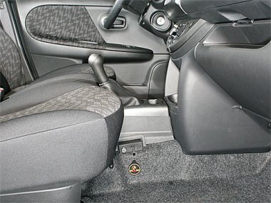 Механическое противоугонное устройство на Коробку передач Nissan Note мех. КП