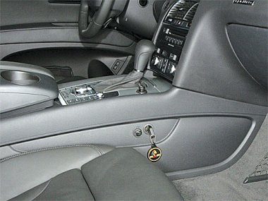 Механическое противоугонное устройство на Коробку передач Audi Q-7 (2006-2015) авт.Tiptronic КП