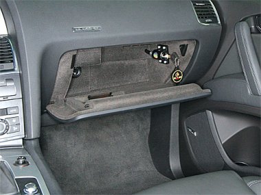 Механическое противоугонное устройство на Капот Audi Q-7 (2006-2015) авт.Tiptronic КП
