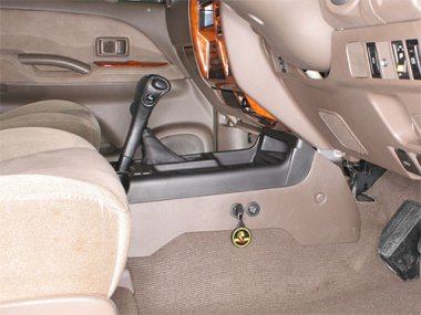 Механическое противоугонное устройство на гл. Коробку передач Toyota Land Cruiser Prado (KH-KDJ95W) (07.2000-09.2002) 3.0 DT авт. КП (Правый руль)