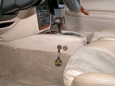 Механическое противоугонное устройство на Коробку передач Volkswagen Passat (2002-2005) aвт. Tiptronic КП
