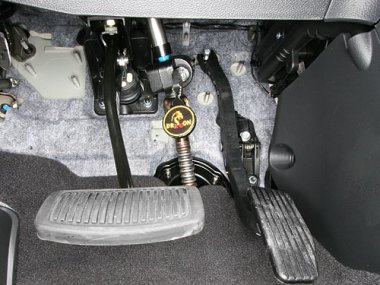 Механическое противоугонное устройство на Рулевой вал Kia Carens III (2006- ) авт. Tiptronic КП