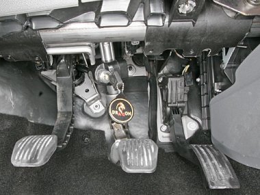 Механическое противоугонное устройство на Рулевой вал Ford Focus II (2007-) мех. КП