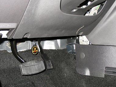 Механическое противоугонное устройство на Рулевой вал Ford Explorer IV (2005-2010) авт. КП