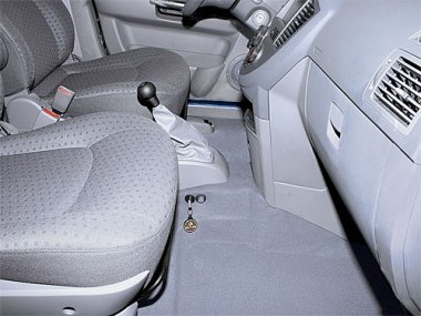 Механическое противоугонное устройство на Коробку передач Kia Carens II (2001-2006) мех. КП (управление КП тросом)