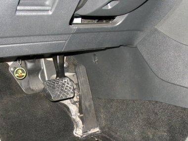 Механическое противоугонное устройство на Рулевой вал Volkswagen Golf VI (2010-2011) авт. DSG КП