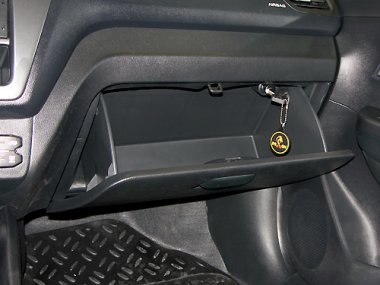 Механическое противоугонное устройство на Капот Kia Rio III (2011-2017) мех. КП