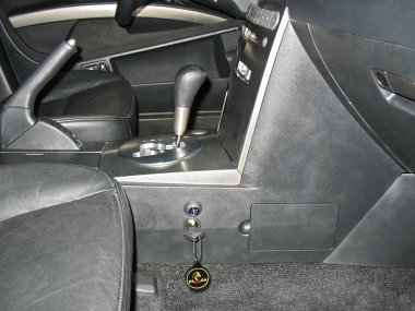 Механическое противоугонное устройство на Коробку передач Nissan Maxima (2003- ) авт. Tiptronic КП