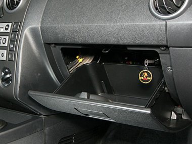 Механическое противоугонное устройство на Капот Ford Fusion (2006- ) авт. КП (консоль КП с вентрешеткой)