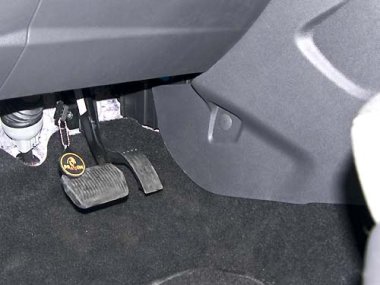 Механическое противоугонное устройство на Рулевой вал Ford Focus III (2011-2015) авт. Powershift КП