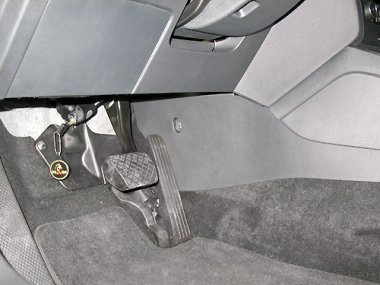 Механическое противоугонное устройство на Рулевой вал Volkswagen Golf VI (2012-2013) авт. DSG КП