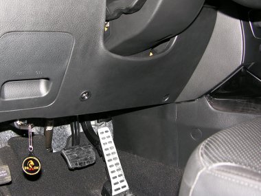 Механическое противоугонное устройство на Капот Kia Sorento (2012-2020) авт. Tiptronic КП