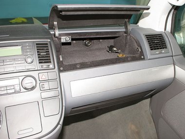 Механическое противоугонное устройство на Капот Volkswagen T5 (Caravelle,Multivan,transporter) (2010- ) авт. DSG КП