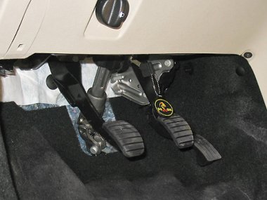 Штыревое механическое противоугонное устройство на Рулевой вал Renault Logan/ Logan Stepway/ Sandero/ Sandero Stepway (2014-) мех. 5 ст. КП