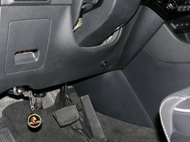 Механическое противоугонное устройство на Капот Kia Sportage (2016-2018) авт. Tiptronic КП