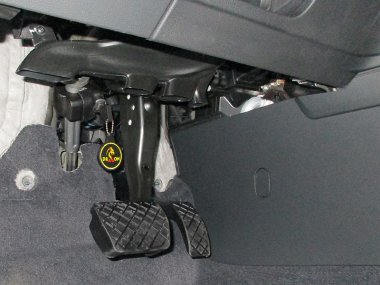 Штыревое механическое противоугонное устройство на Рулевой вал Volkswagen Passat B8 Variant/ Alltrack (2015-) авт. DSG КП <br> (Cелектор №: xxx713023 F)