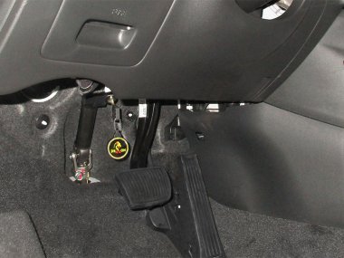 Штыревое механическое противоугонное устройство на Рулевой вал Hyundai Tucson (2021-) 2.5 авт. 8 ст. КП (управление переключением скоростей - кнопками)
