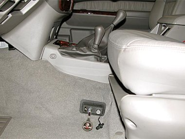 Механическое противоугонное устройство на разд. Коробку передач Nissan Patrol GR (1998-2003) мех. КП