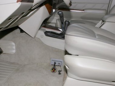 Механическое противоугонное устройство на разд. Коробку передач Nissan Patrol GR (2004-2009) 3.0 TDI авт. КП