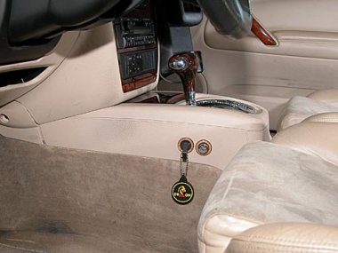 Механическое противоугонное устройство на Коробку передач Volkswagen Passat (1997-2002) aвт. Tiptronic КП