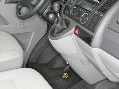 Механическое противоугонное устройство на Коробку передач Volkswagen T5 (Caravelle, Multivan, Transporter) (2003-2005) мех. 6 ст. КП