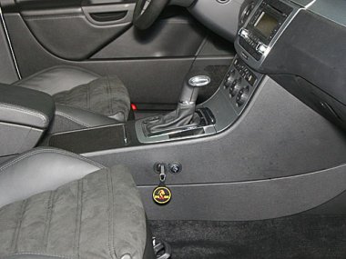 Механическое противоугонное устройство на Коробку передач Volkswagen Passat (2005-2010) авт. Tiptronic КП